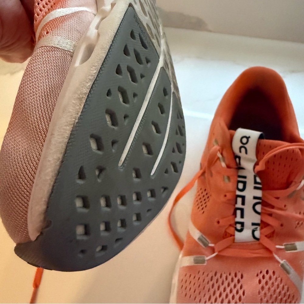 On Running Cloudsurfer Flame Orange Preowned runn… - image 9